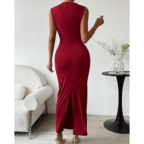 JK Designes: sleeveless back-slit pleated bodycon dress.