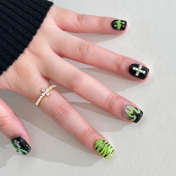 24 Pieces Of Black And Green Flame Nail Art Pieces, Long Nail Art Pieces, Press On Nails
