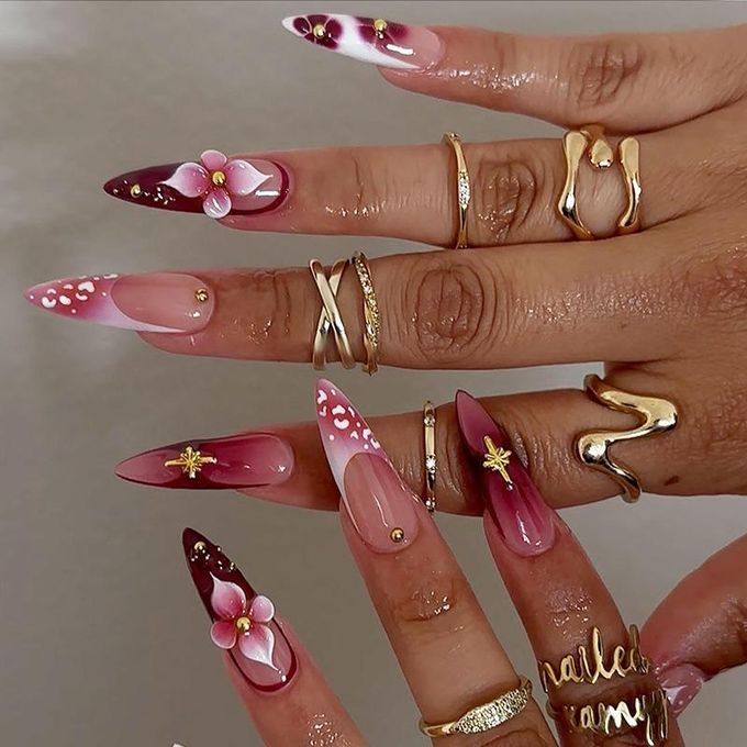 24 pieces of nail Acrylic Nails press ons full cover glue on nails press on nails cute false nails for women and ladies of class